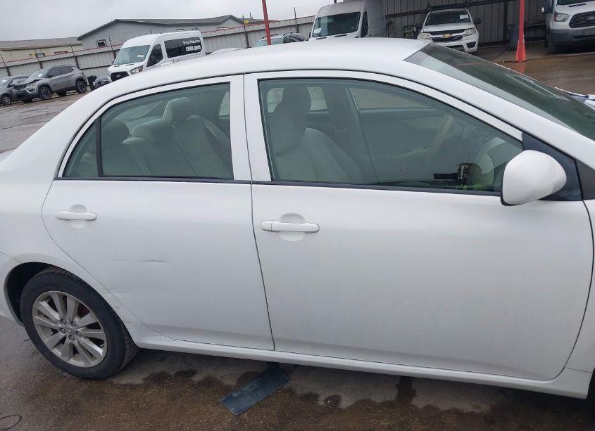Photo 14 of 2009 Toyota Corolla LE (VIN 1NXBU40EX9Z126089)