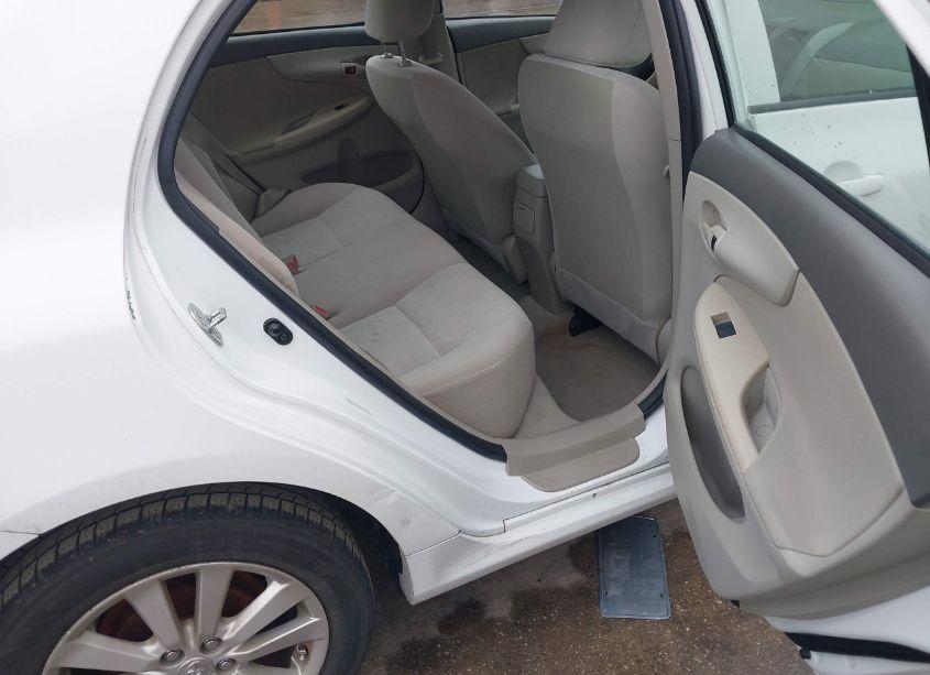 Photo 8 of 2009 Toyota Corolla LE (VIN 1NXBU40EX9Z126089)