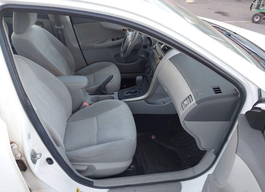 Photo 5 of 2009 Toyota Corolla LE (VIN 1NXBU40EX9Z156080)