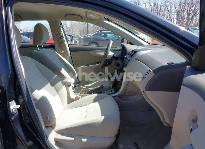 Photo 5 of 2010 Toyota Corolla LE (VIN 1NXBU4EE0AZ190817)