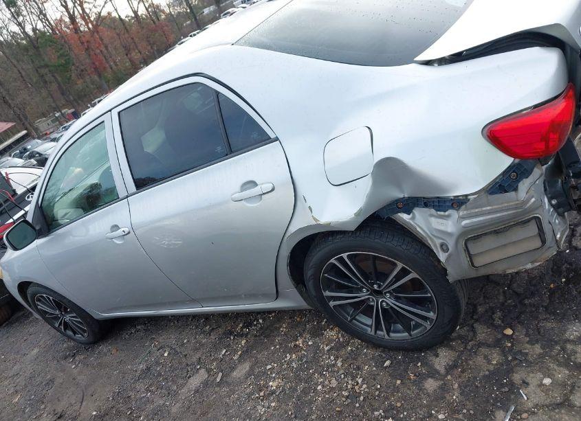 Photo 14 of 2010 Toyota Corolla LE (VIN 1NXBU4EE0AZ235139)