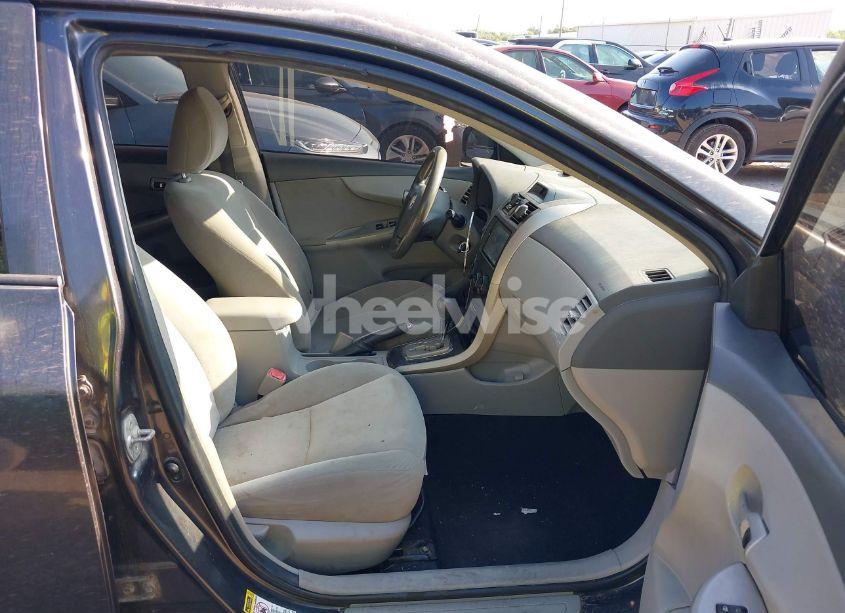 Photo 5 of 2010 Toyota Corolla LE (VIN 1NXBU4EE0AZ305870)