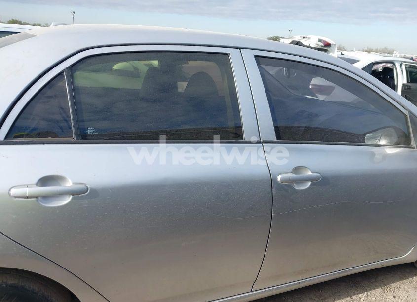 Photo 14 of 2010 Toyota Corolla LE (VIN 1NXBU4EE0AZ318912)