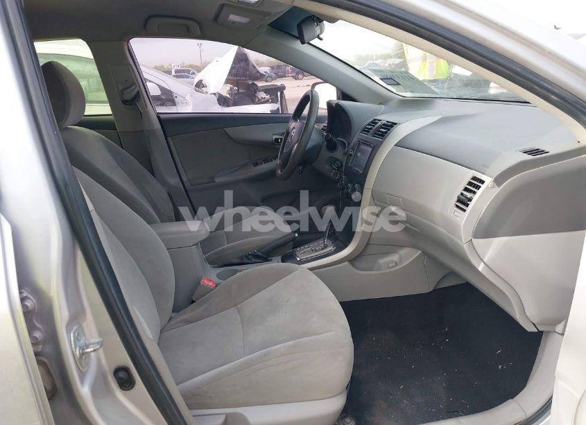 Photo 5 of 2010 Toyota Corolla LE (VIN 1NXBU4EE0AZ318912)