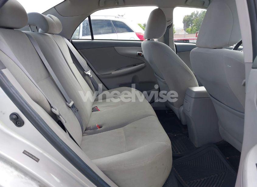 Photo 8 of 2010 Toyota Corolla LE (VIN 1NXBU4EE0AZ364496)