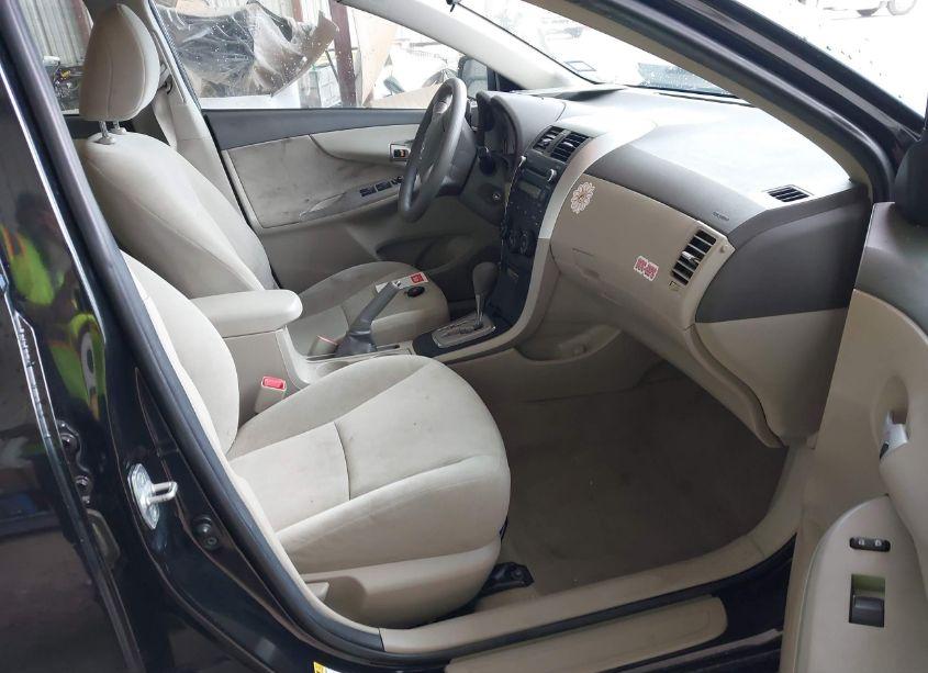 Photo 5 of 2010 Toyota Corolla LE (VIN 1NXBU4EE0AZ371920)