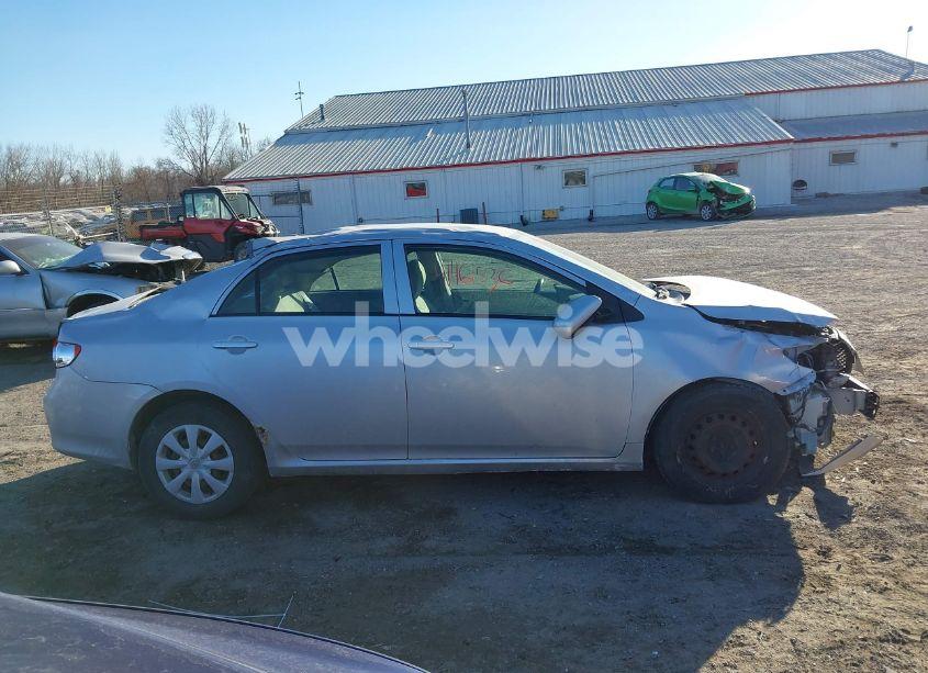 Photo 14 of 2010 Toyota Corolla LE (VIN 1NXBU4EE1AZ168017)
