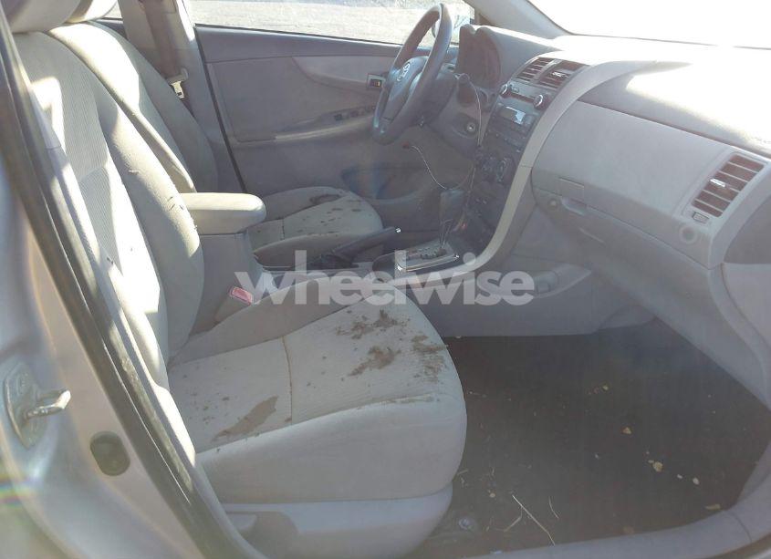 Photo 5 of 2010 Toyota Corolla LE (VIN 1NXBU4EE1AZ168017)