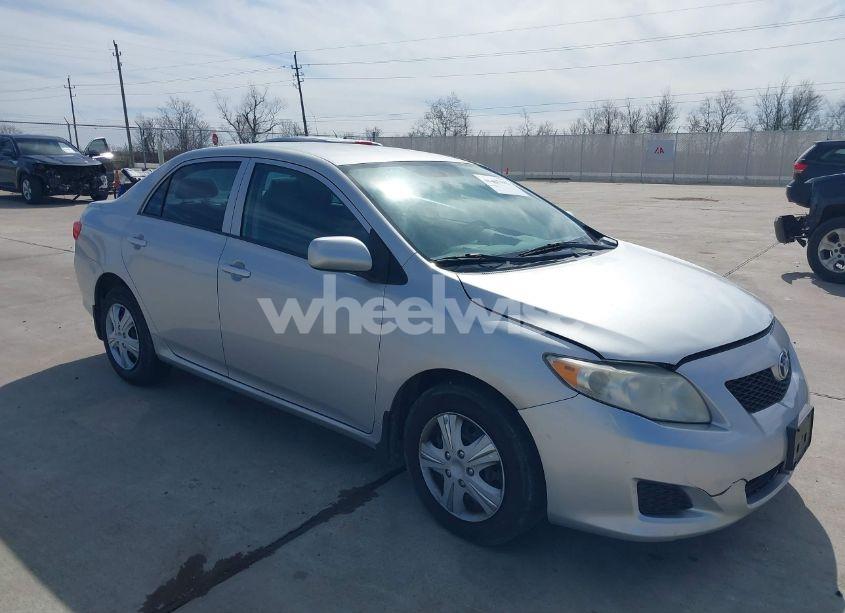 2010 Toyota Corolla LE (VIN 1NXBU4EE1AZ187697) main photo