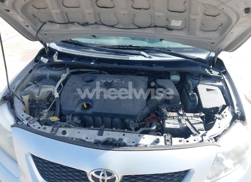 Photo 10 of 2010 Toyota Corolla LE (VIN 1NXBU4EE1AZ187697)