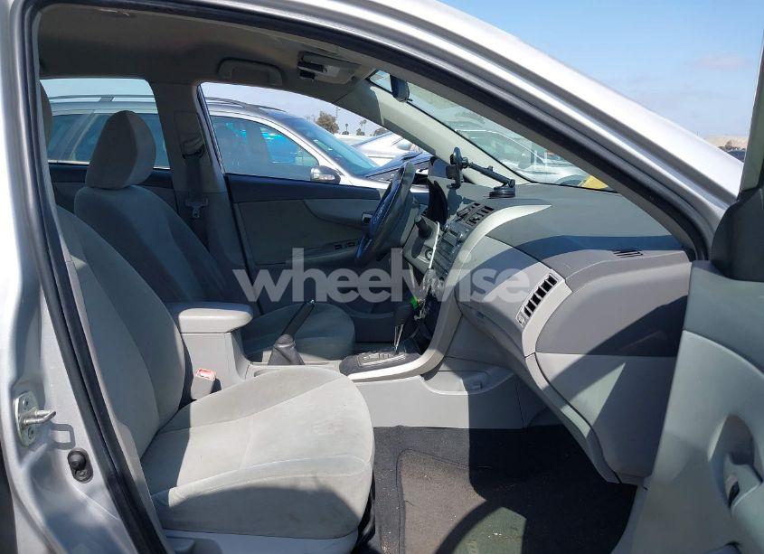 Photo 5 of 2010 Toyota Corolla LE (VIN 1NXBU4EE1AZ192981)