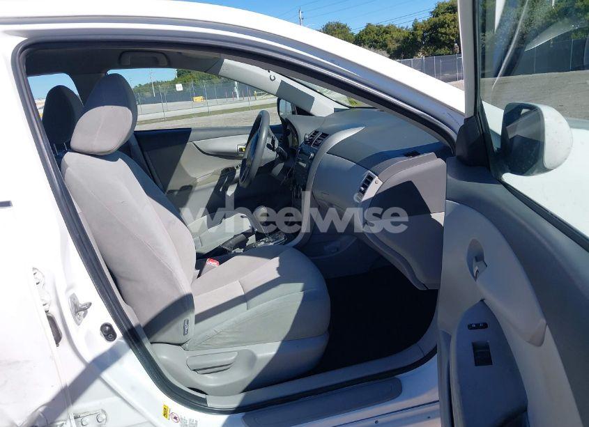 Photo 5 of 2010 Toyota Corolla LE (VIN 1NXBU4EE1AZ240706)