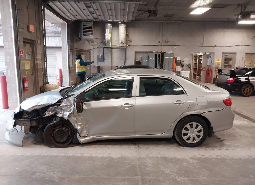 Photo 15 of 2010 Toyota Corolla LE (VIN 1NXBU4EE1AZ282535)