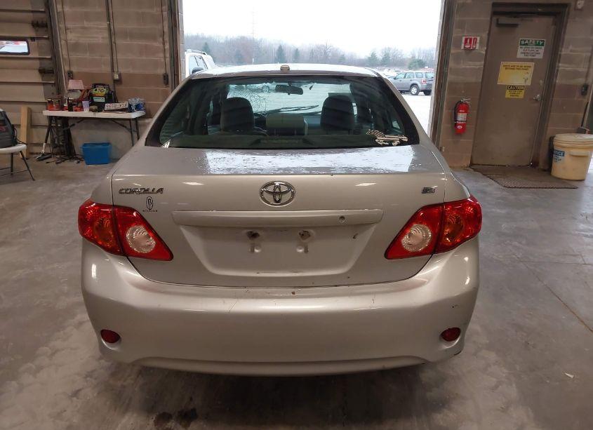Photo 17 of 2010 Toyota Corolla LE (VIN 1NXBU4EE1AZ282535)
