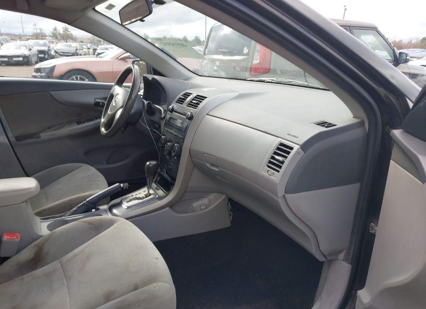 Photo 5 of 2010 Toyota Corolla LE (VIN 1NXBU4EE1AZ297097)