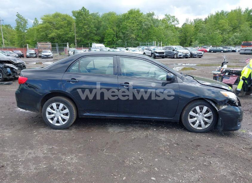 Photo 13 of 2010 Toyota Corolla LE (VIN 1NXBU4EE1AZ310432)