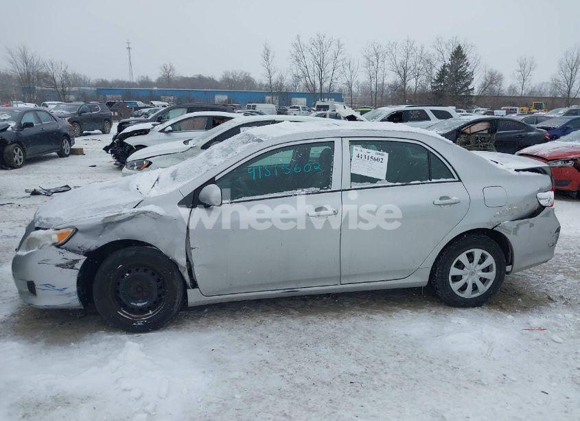 Photo 14 of 2010 Toyota Corolla LE (VIN 1NXBU4EE1AZ337131)