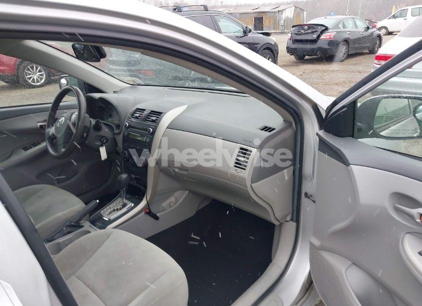 Photo 5 of 2010 Toyota Corolla LE (VIN 1NXBU4EE1AZ383932)