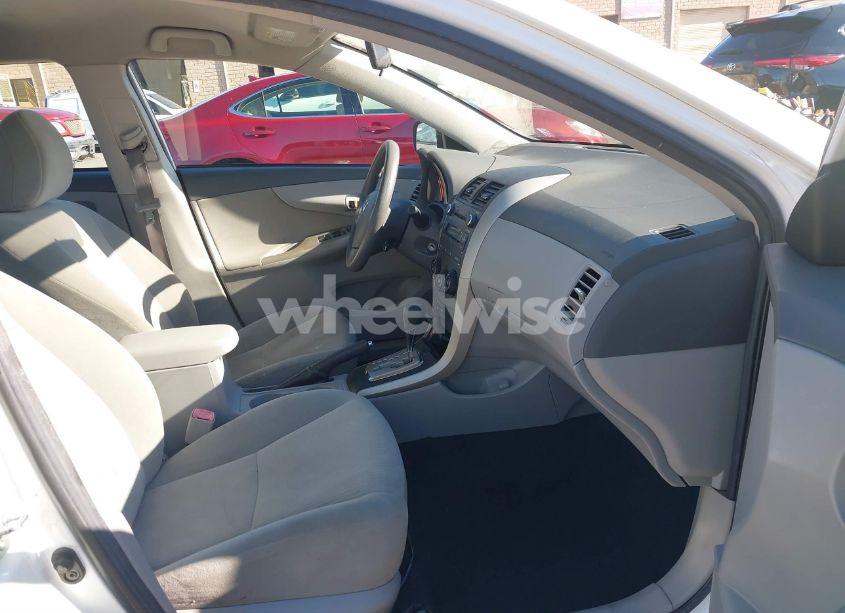 Photo 5 of 2010 Toyota Corolla LE (VIN 1NXBU4EE2AZ190415)