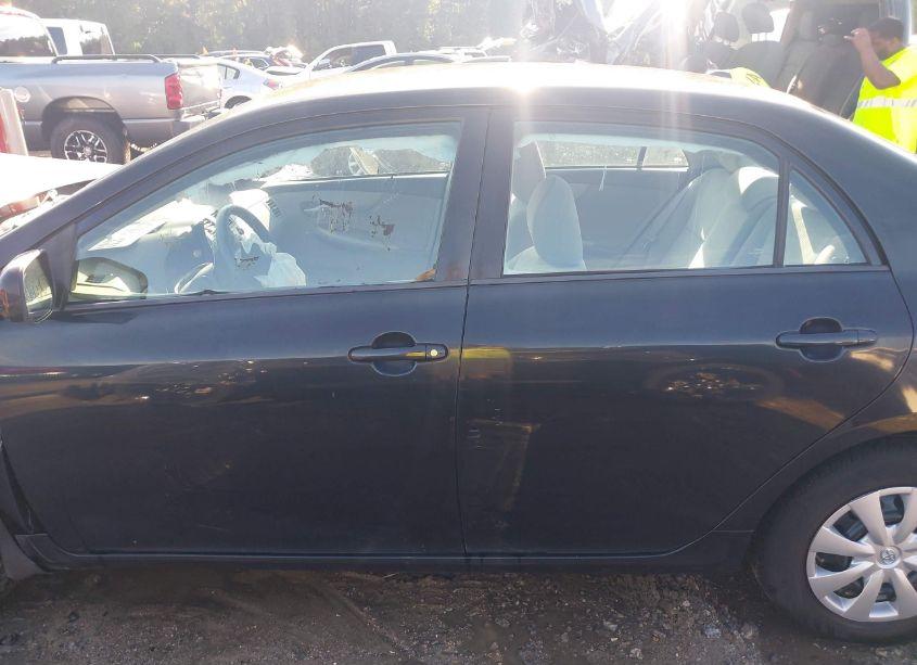 Photo 14 of 2010 Toyota Corolla LE (VIN 1NXBU4EE2AZ227463)