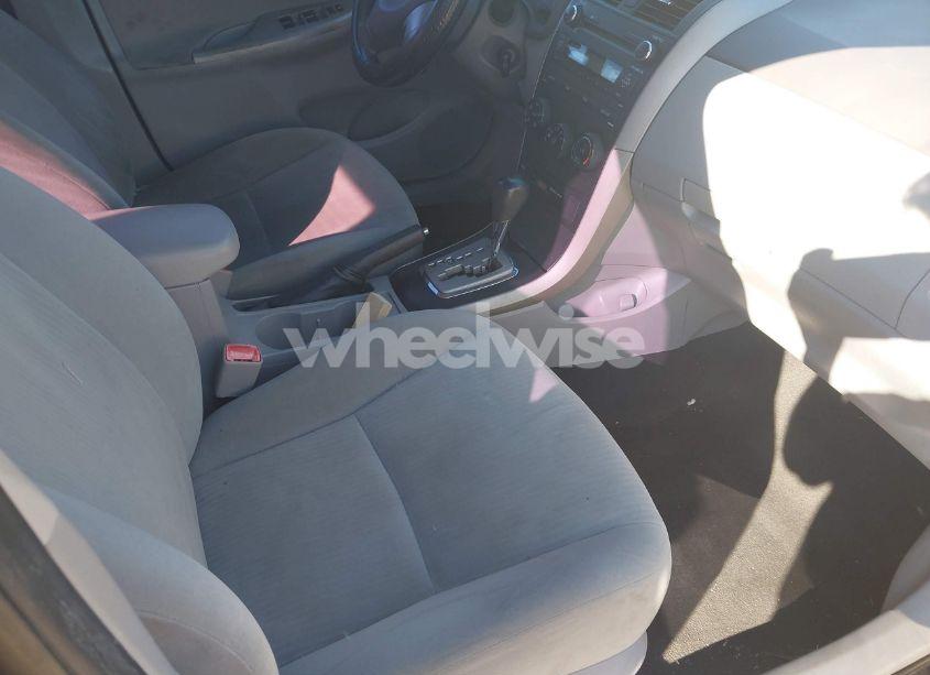 Photo 5 of 2010 Toyota Corolla LE (VIN 1NXBU4EE2AZ253562)