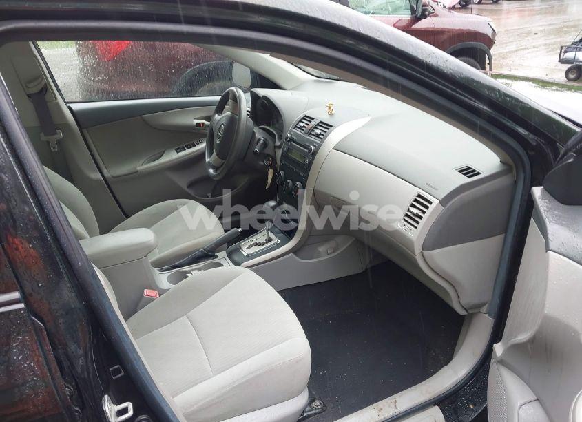 Photo 5 of 2010 Toyota Corolla LE (VIN 1NXBU4EE2AZ353922)