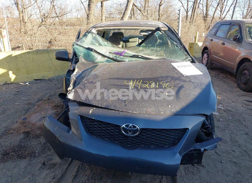 Photo 13 of 2010 Toyota Corolla LE (VIN 1NXBU4EE2AZ383017)