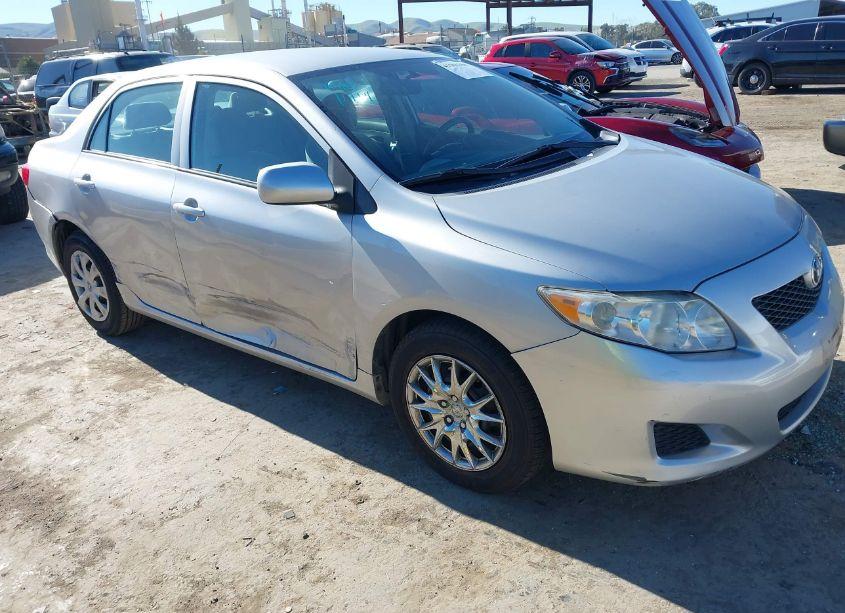2010 Toyota Corolla LE (VIN 1NXBU4EE3AZ186339) main photo