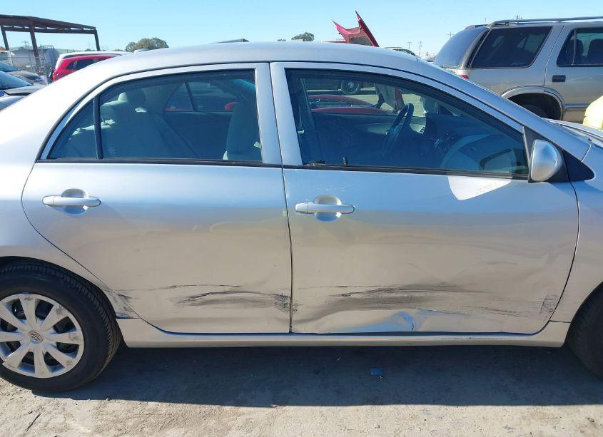 Photo 13 of 2010 Toyota Corolla LE (VIN 1NXBU4EE3AZ186339)