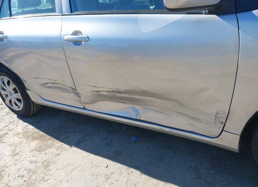 Photo 6 of 2010 Toyota Corolla LE (VIN 1NXBU4EE3AZ186339)