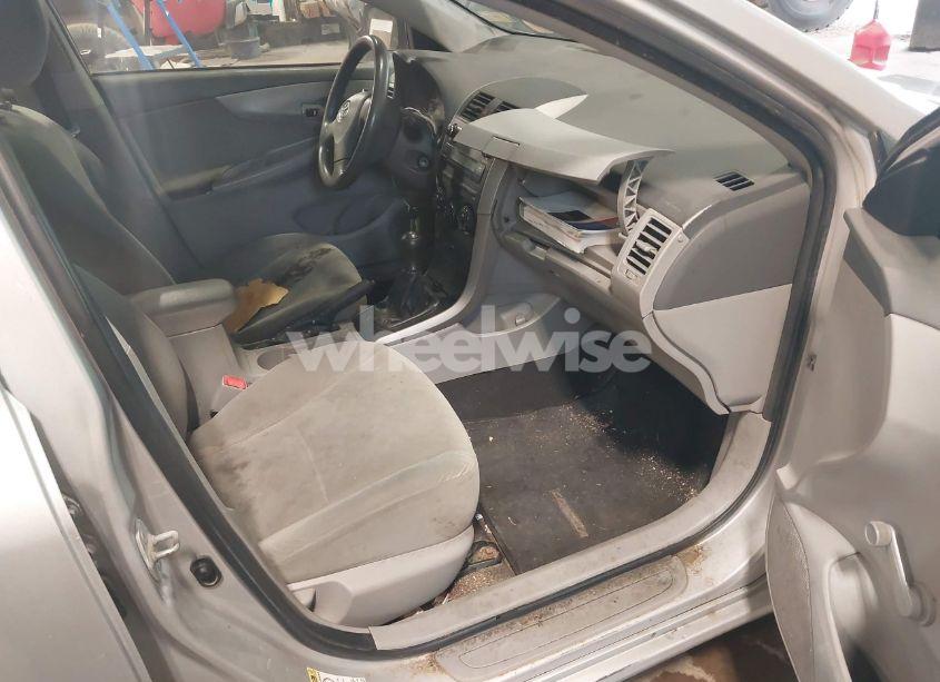 Photo 5 of 2010 Toyota Corolla (VIN 1NXBU4EE3AZ212583)