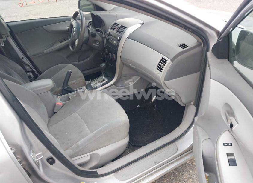 Photo 5 of 2010 Toyota Corolla LE (VIN 1NXBU4EE3AZ271780)