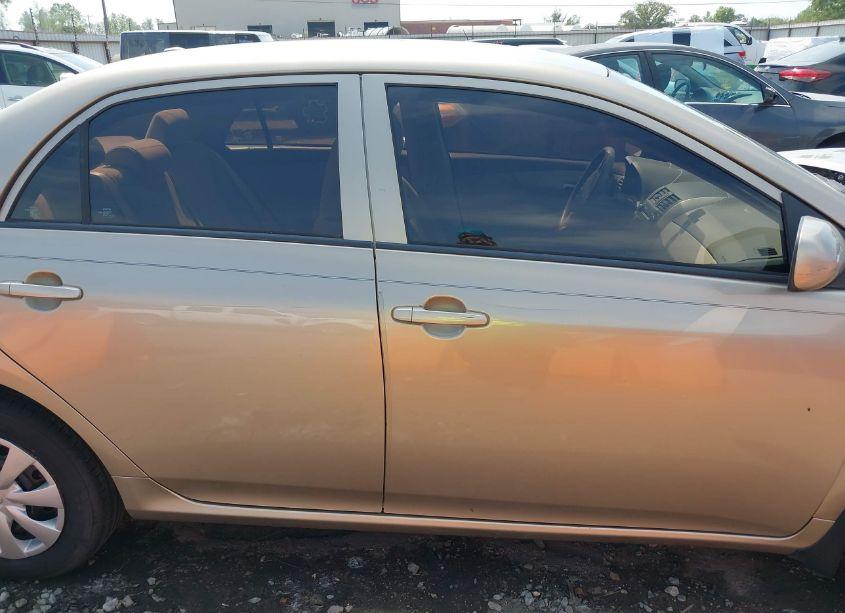 Photo 13 of 2010 Toyota Corolla LE (VIN 1NXBU4EE3AZ287994)