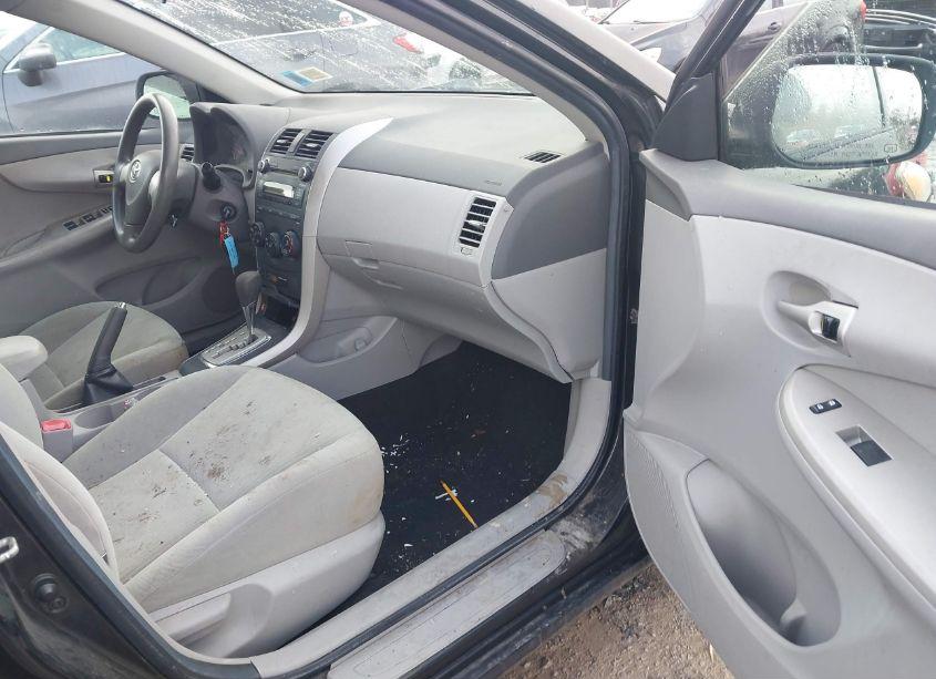 Photo 5 of 2010 Toyota Corolla LE (VIN 1NXBU4EE3AZ326504)