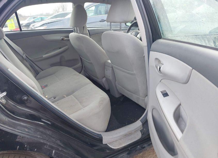 Photo 8 of 2010 Toyota Corolla LE (VIN 1NXBU4EE3AZ326504)