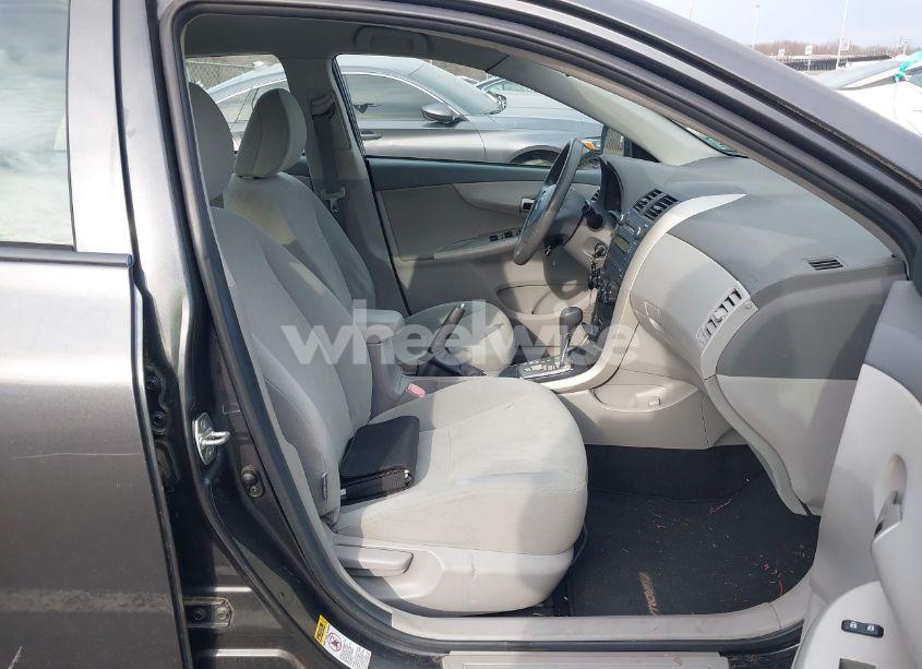 Photo 5 of 2010 Toyota Corolla LE (VIN 1NXBU4EE3AZ363438)