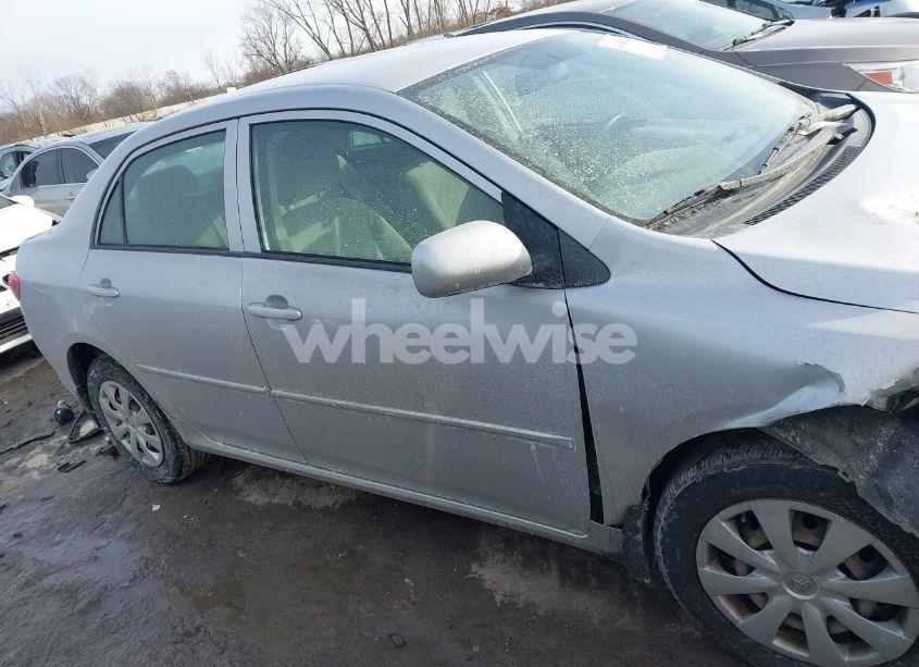 Photo 13 of 2010 Toyota Corolla LE (VIN 1NXBU4EE4AZ165614)