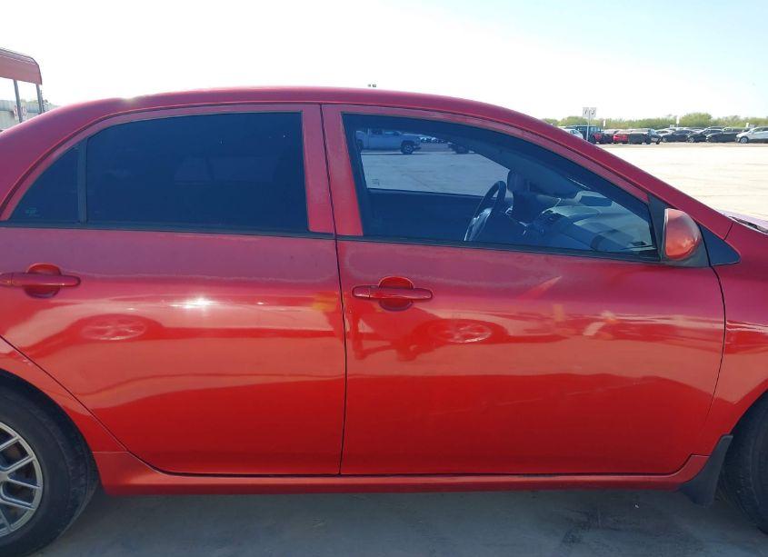 Photo 13 of 2010 Toyota Corolla LE (VIN 1NXBU4EE4AZ185958)