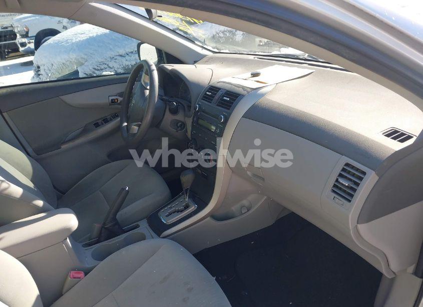 Photo 5 of 2010 Toyota Corolla LE (VIN 1NXBU4EE4AZ270279)