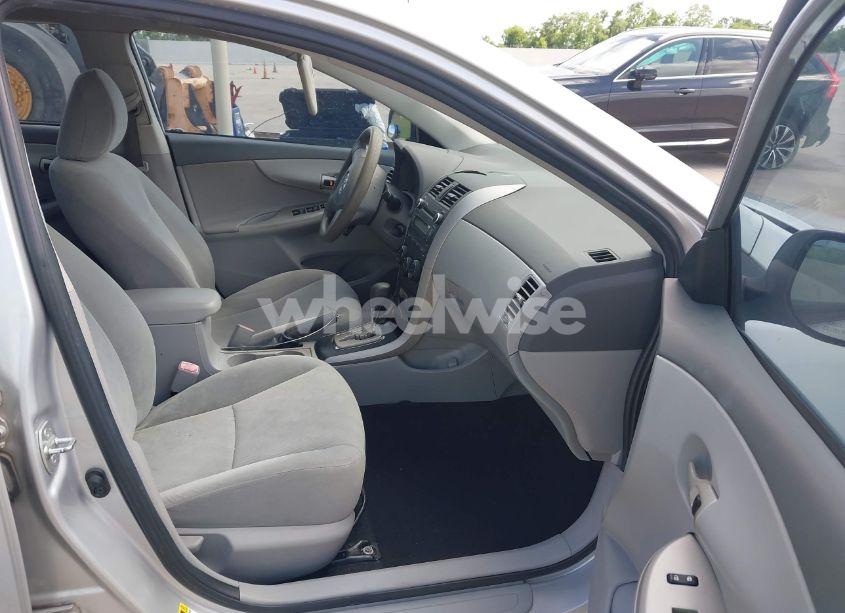 Photo 5 of 2010 Toyota Corolla LE (VIN 1NXBU4EE4AZ275983)