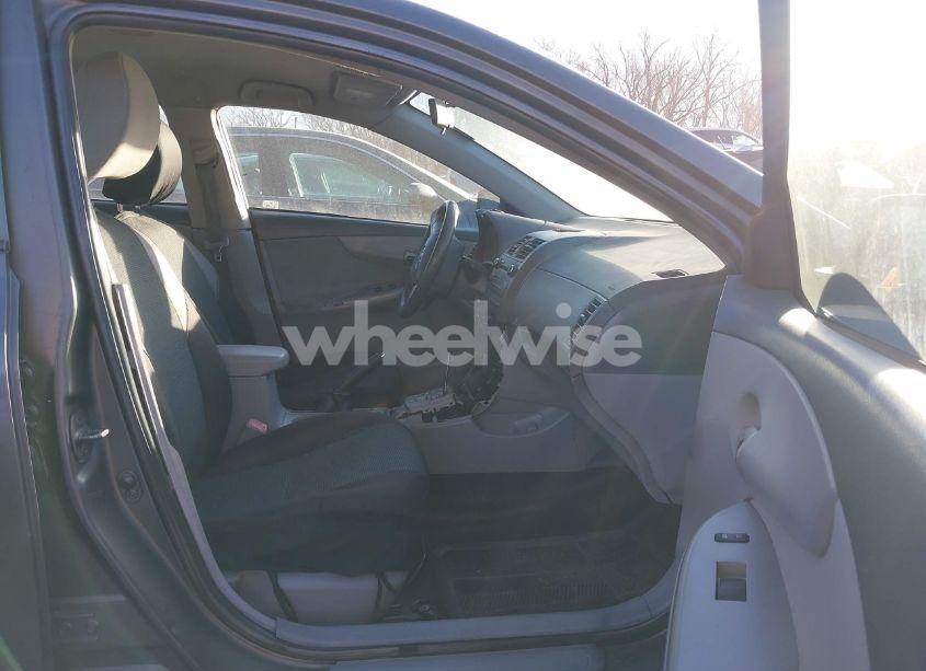 Photo 5 of 2010 Toyota Corolla LE (VIN 1NXBU4EE4AZ277071)