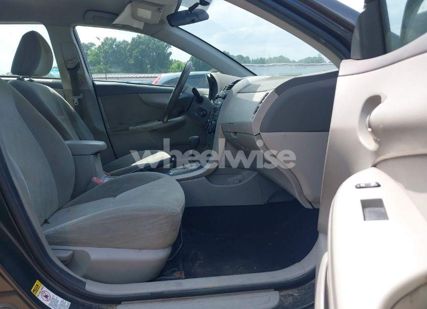 Photo 5 of 2010 Toyota Corolla LE (VIN 1NXBU4EE4AZ336538)