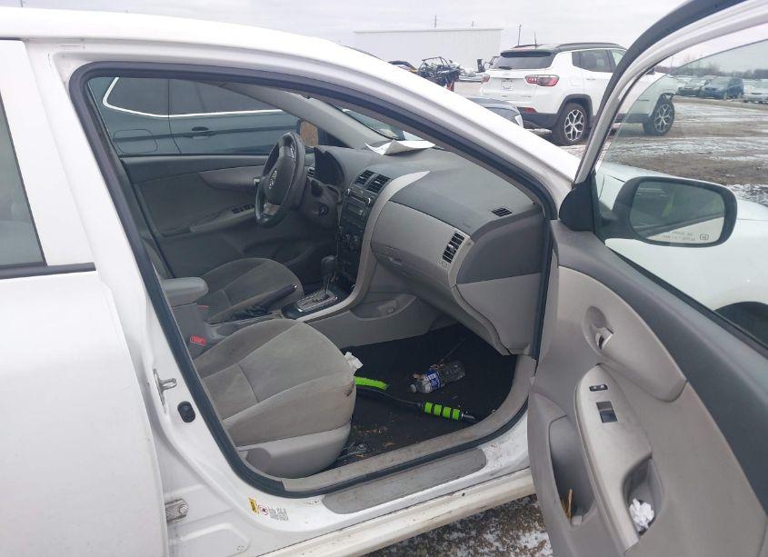 Photo 5 of 2010 Toyota Corolla LE (VIN 1NXBU4EE4AZ337351)