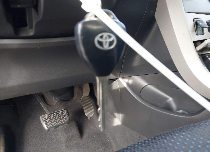 Photo 11 of 2010 Toyota Corolla S (VIN 1NXBU4EE5AZ232771)