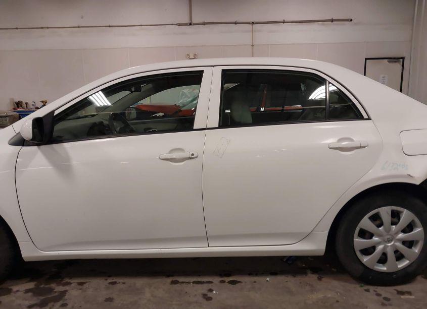 Photo 15 of 2010 Toyota Corolla LE (VIN 1NXBU4EE5AZ264507)