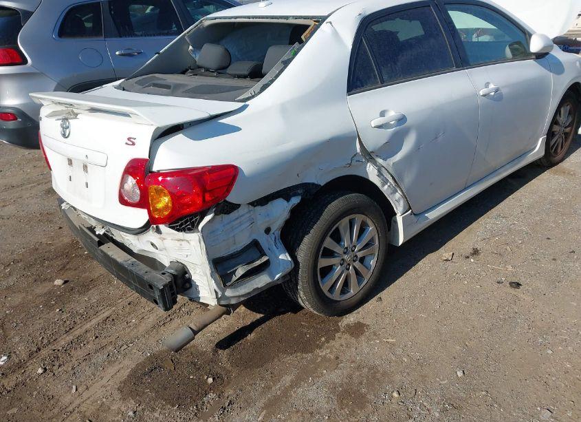 Photo 13 of 2010 Toyota Corolla S (VIN 1NXBU4EE5AZ265043)