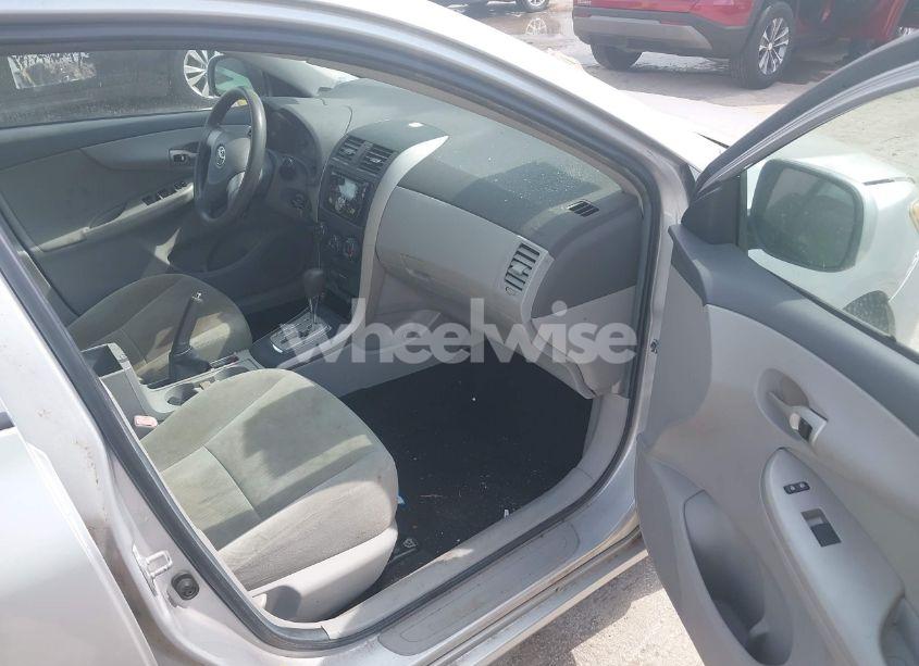 Photo 5 of 2010 Toyota Corolla LE (VIN 1NXBU4EE5AZ362534)