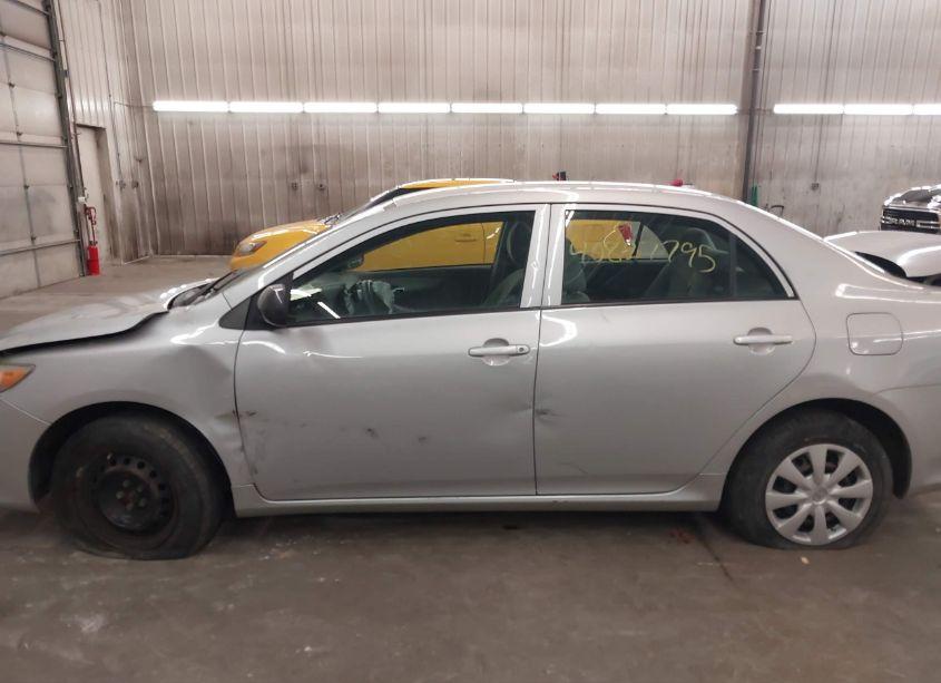 Photo 14 of 2010 Toyota Corolla LE (VIN 1NXBU4EE6AZ172192)