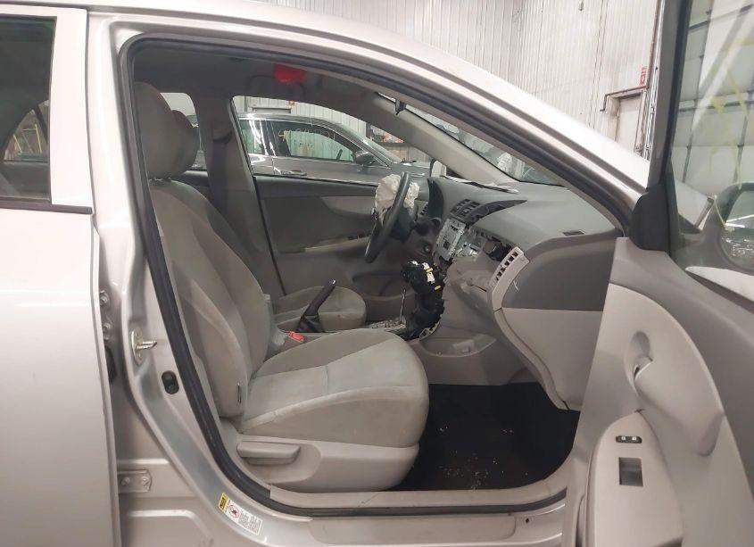 Photo 5 of 2010 Toyota Corolla LE (VIN 1NXBU4EE6AZ172192)