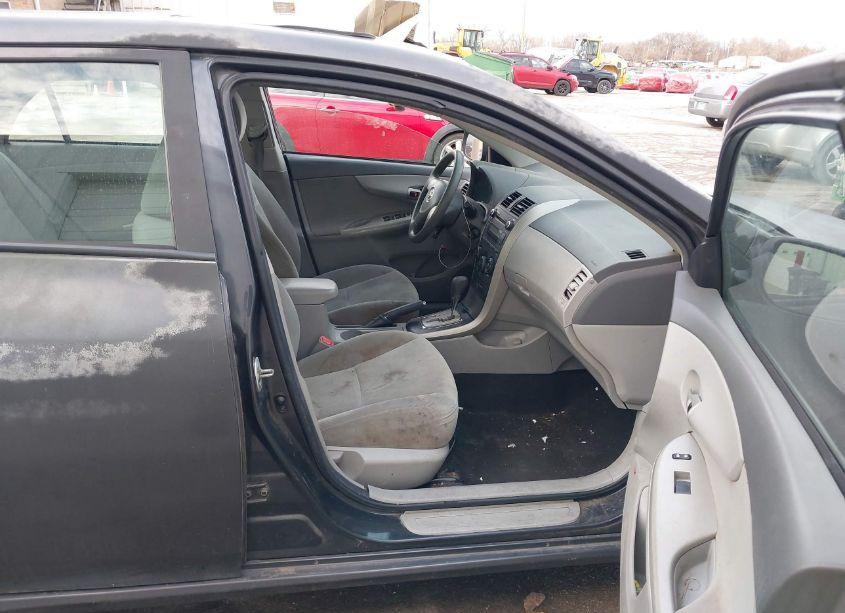 Photo 5 of 2010 Toyota Corolla LE (VIN 1NXBU4EE6AZ247490)